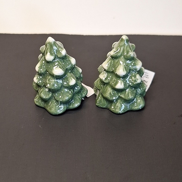 Cracker Barrel Stoneware Christmas Tree Camper Salt Pepper Shaker Set - Picture 5 of 5